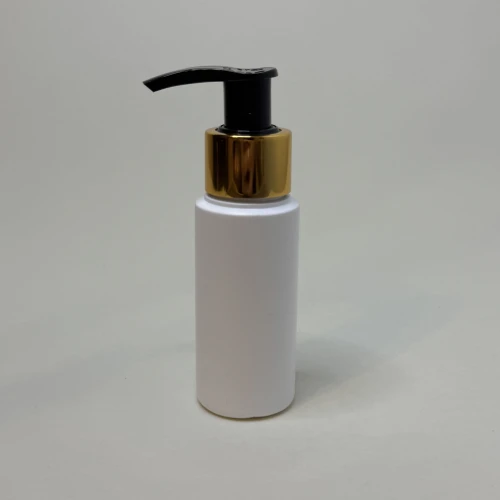 Biała butelka 50 ml cylindryczna HDPE,  w zestawie z czarno-złotą pompką, precyzyjne dozowanie produktów, próbki, testery, produkty promocyjne, 50HDPECR24410WH+POBLGD24410.