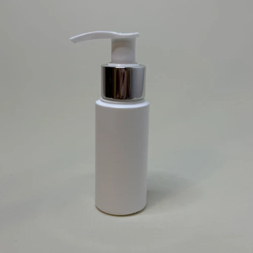 Biała butelka 50 ml HDPE, w zestawie z srebną pompką, wielkorotnego użytku, do kremów, balsamów, kosmetyków profesjonalnych, żeli do rąk, ciała, próbki, testery, 50HDPECR24410WH + POWHSV24410.